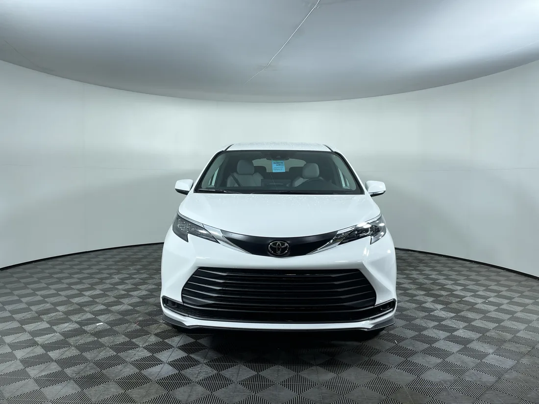 Front view of the Sienna